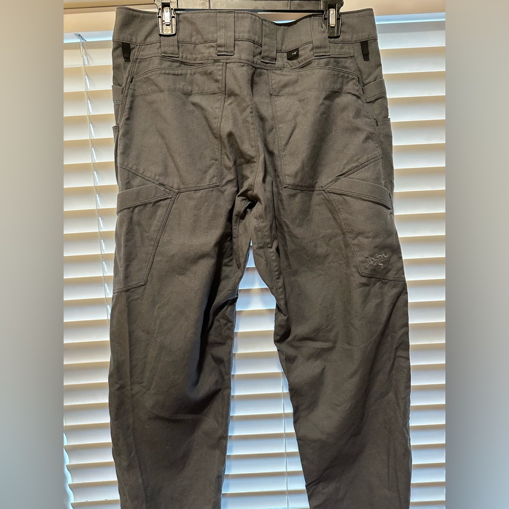 Men’s arc’teryx pants- size 34/32. Like new without tags. Slate gray/blue color